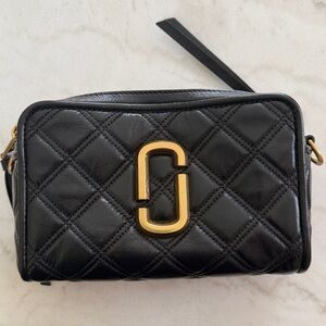 Authentic w Tag MARC JACOBS Quilted Softshot 21 Crossbody Bag Black Gold